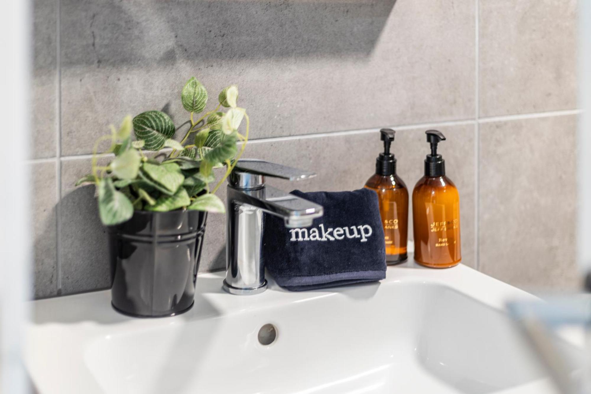 Ipswich Town Center Gem Sleep 5 Apartment Екстериор снимка