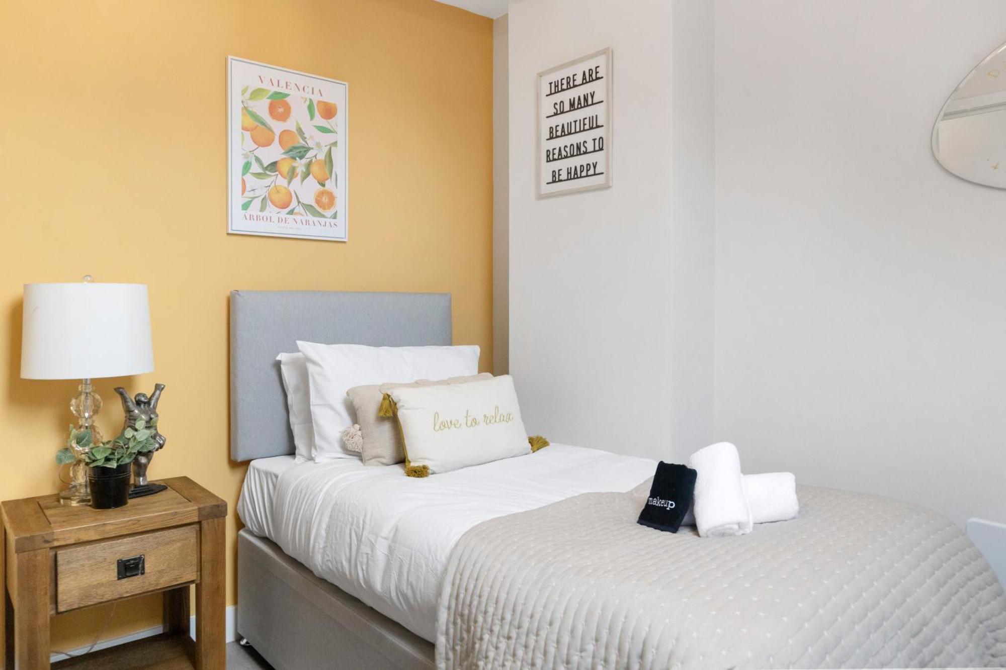 Ipswich Town Center Gem Sleep 5 Apartment Екстериор снимка