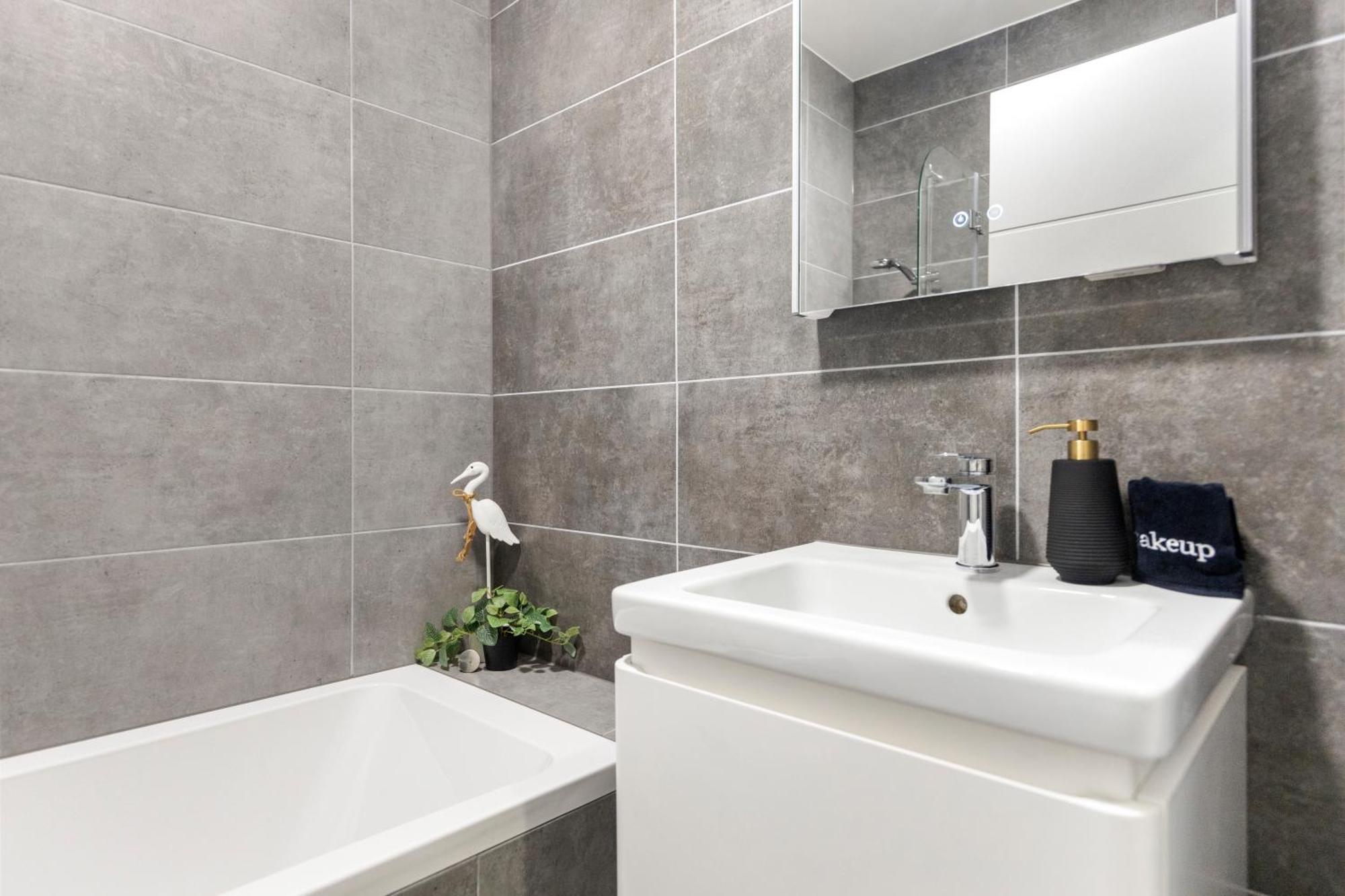 Ipswich Town Center Gem Sleep 5 Apartment Екстериор снимка